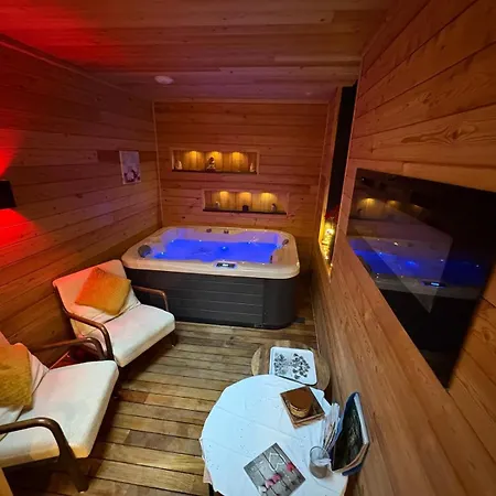 Hodinový hotel Au Plaisir Vosgien Raon-lʼÉtape